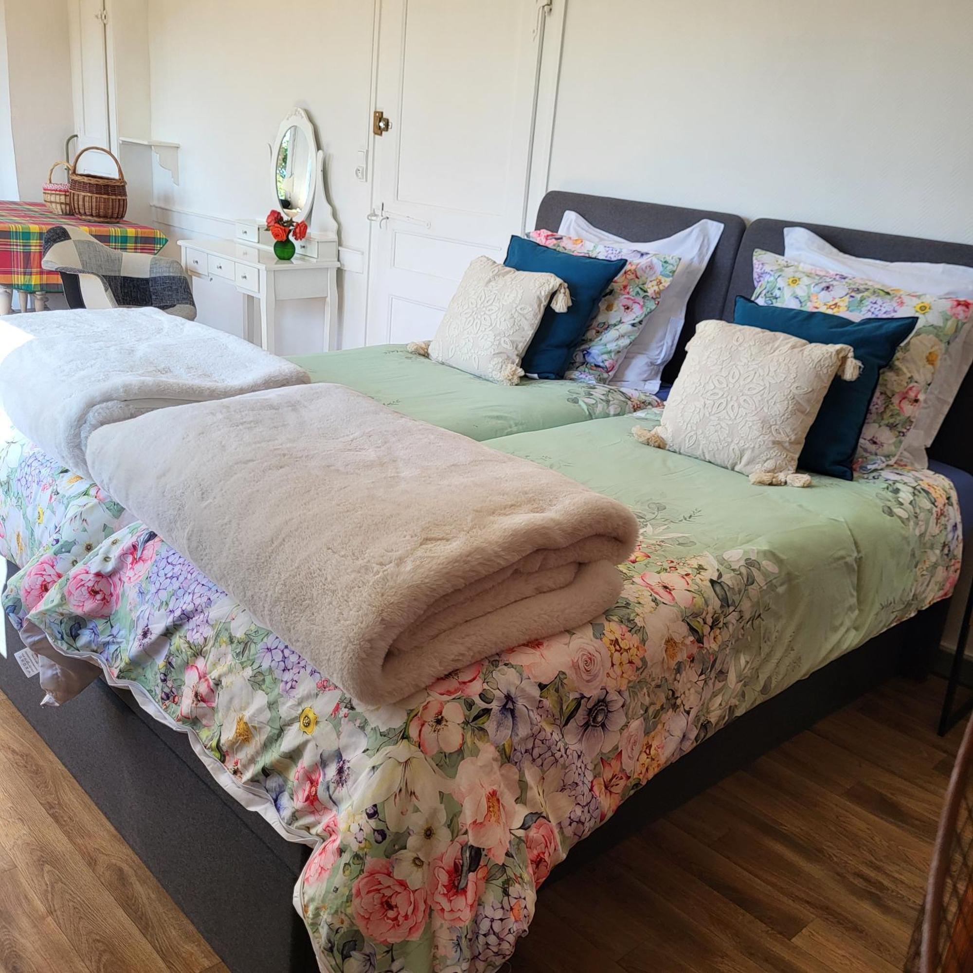 La Maison Horlogere , Spas Et Bain Nordique Les Fontenelles エクステリア 写真